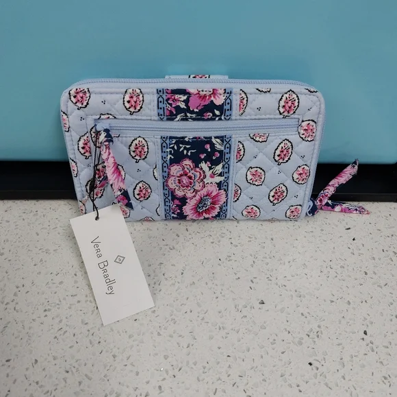 Vera Bradley Turnlock Wallet Magnifique Leaf NWT - Picture 2 of 4